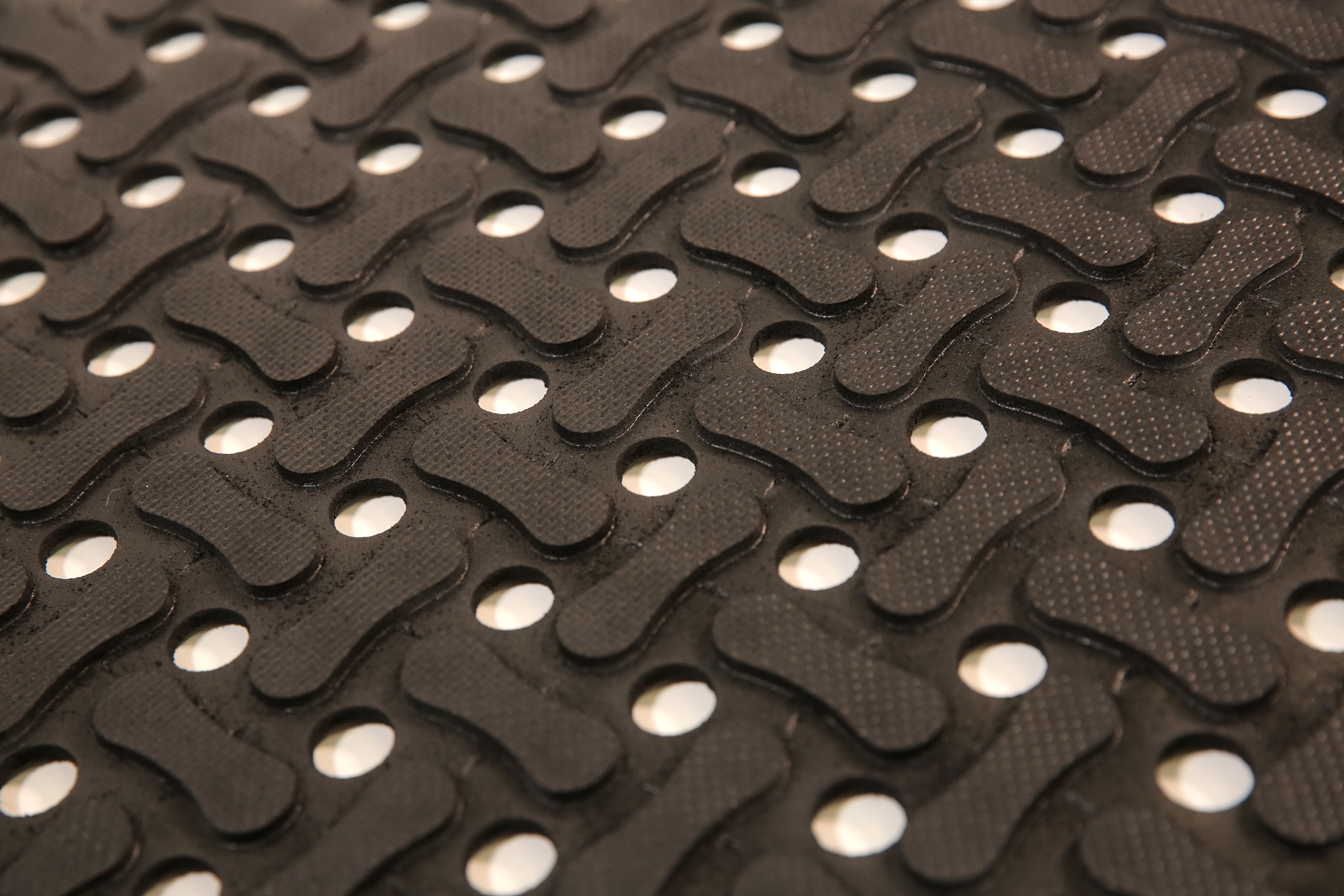 Comfort Flow Anti Fatigue Mat - 580 x 860mm - 68000 comfort flow close.jpg