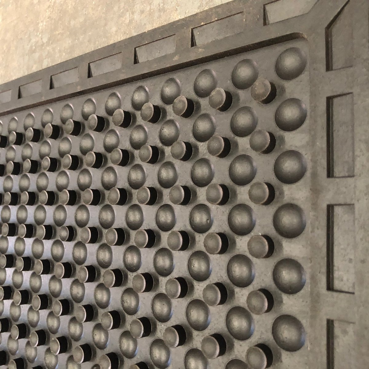 Supreme Comfort Anti Fatigue Mat - Black 600 x 900mm - supercomfort black.png